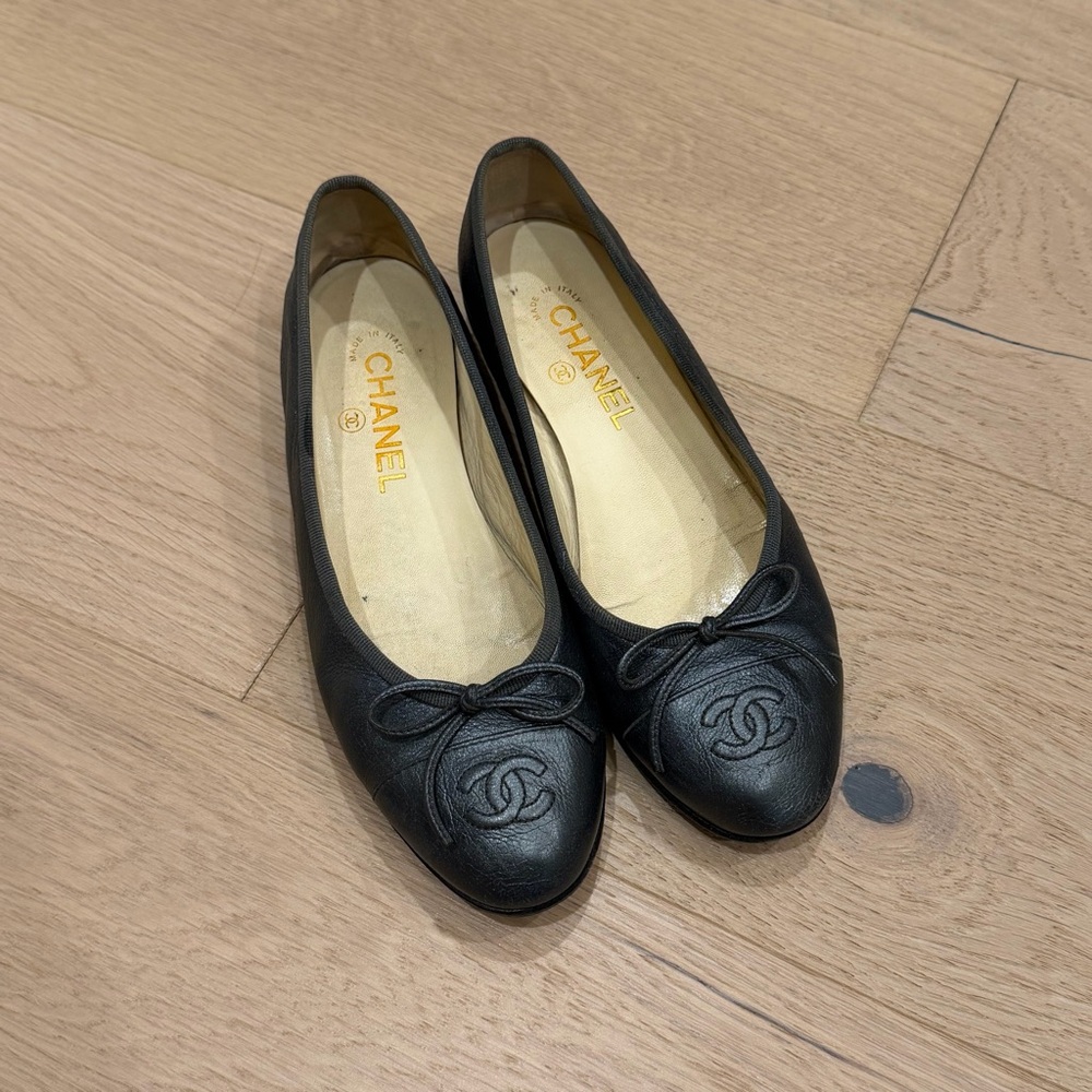 CHANEL Grey Metallic Ballet Flats
